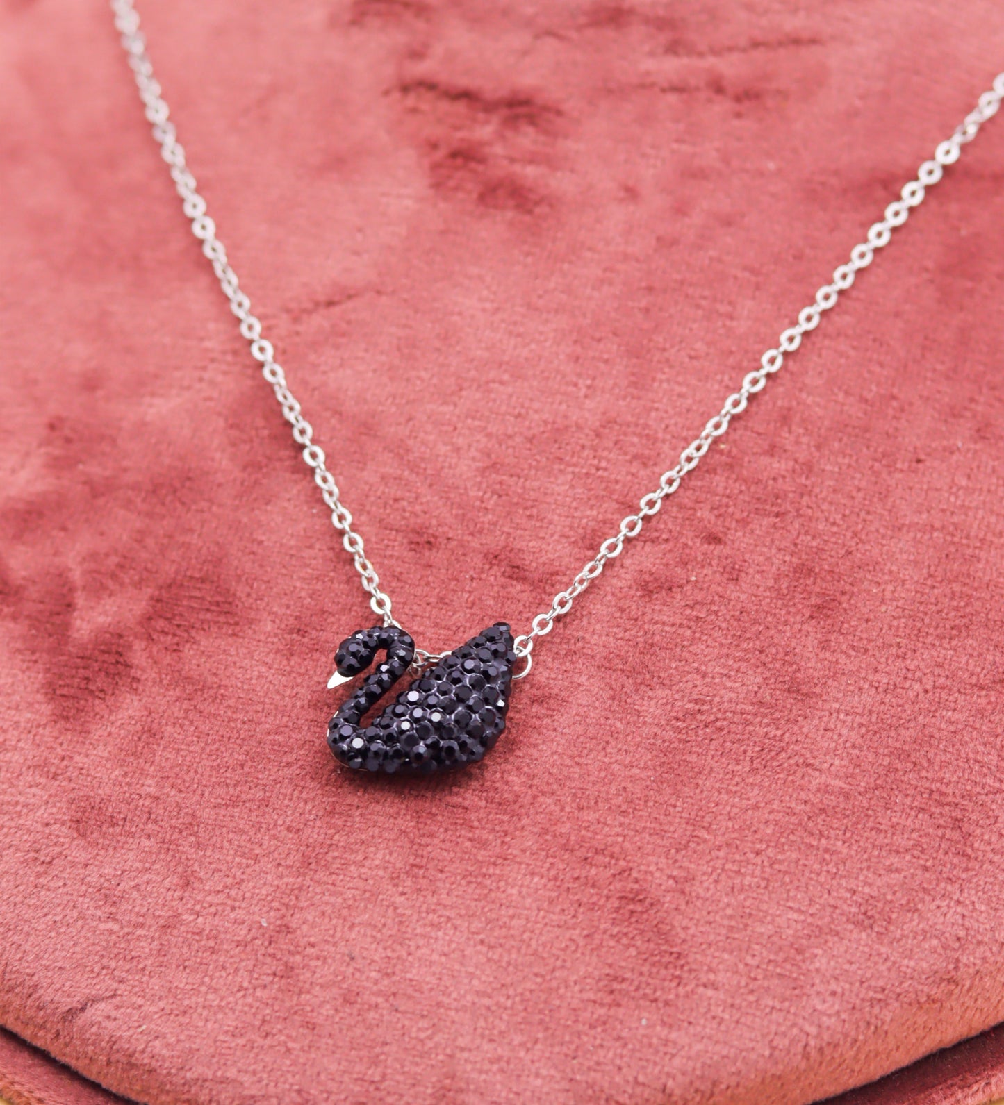 Elegant Black Swan 925 Silver Pendant Chain