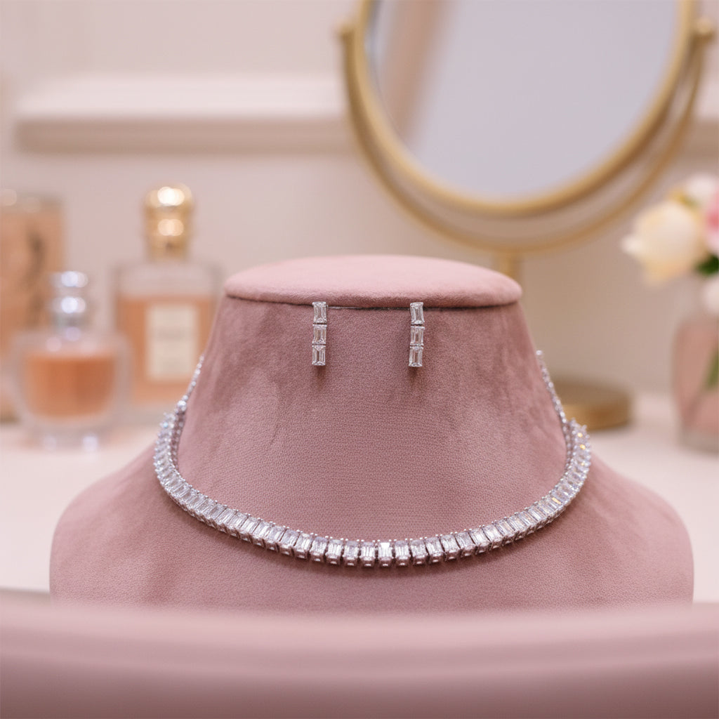 The Luminous Link Necklace