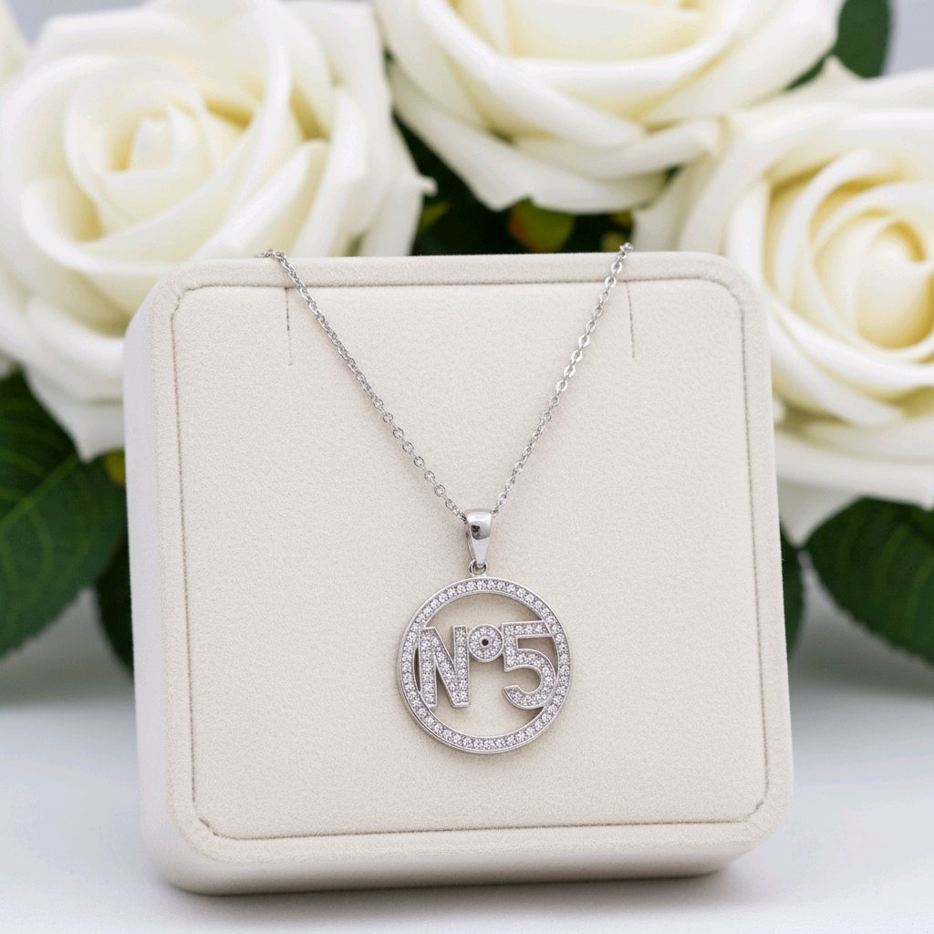 No.5 Signature Circle Pendant
