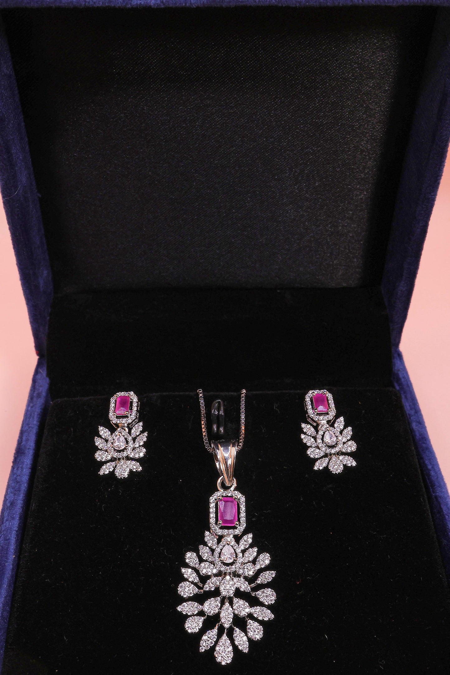 Aurora Amour Pendant Set