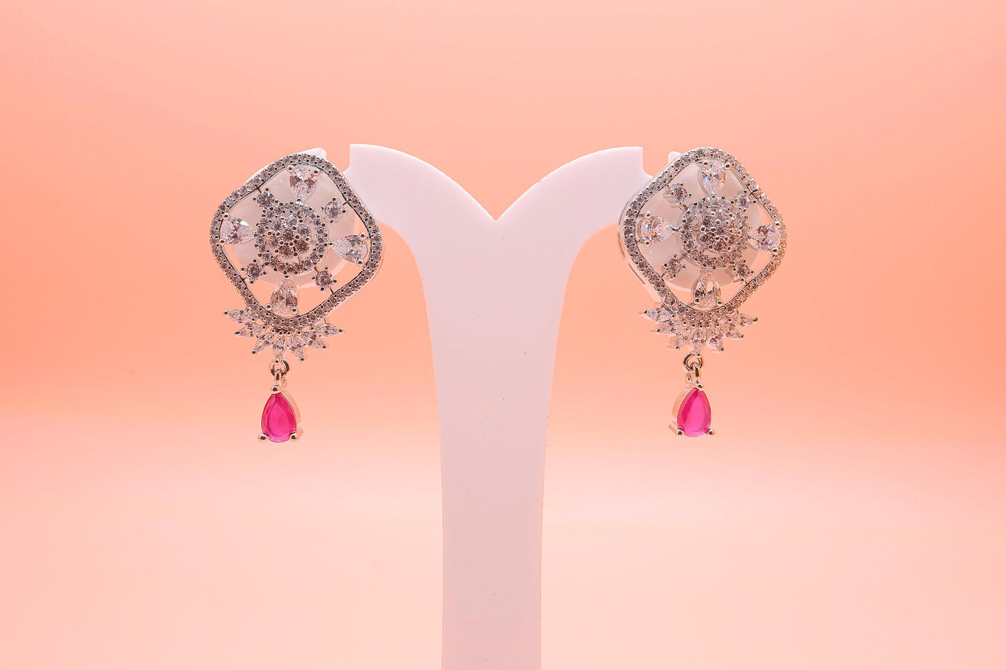 Regal Trellis Pendant Set