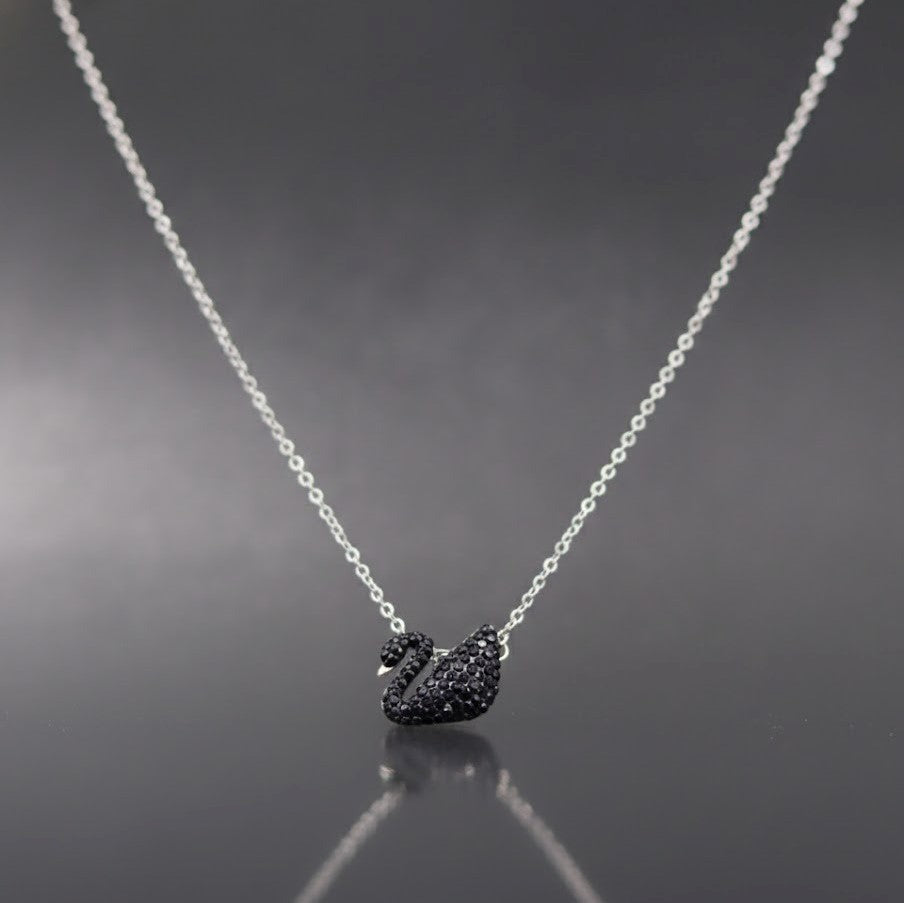 Elegant Black Swan 925 Silver Pendant Chain