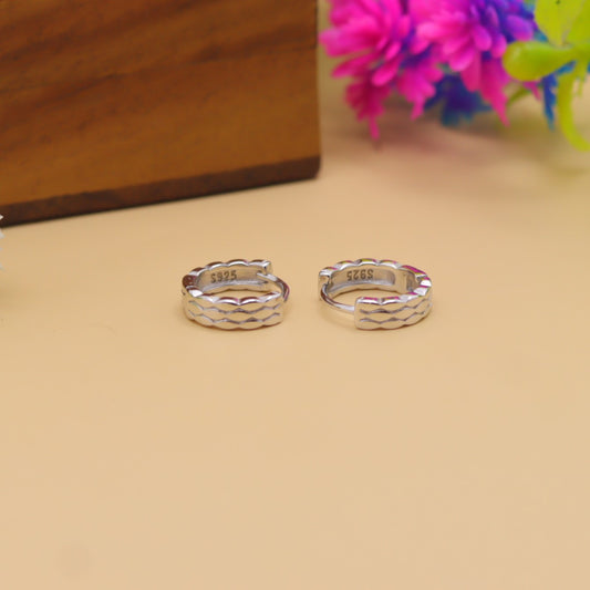 Silver Textured Hoop Earrings – Classic Pattern