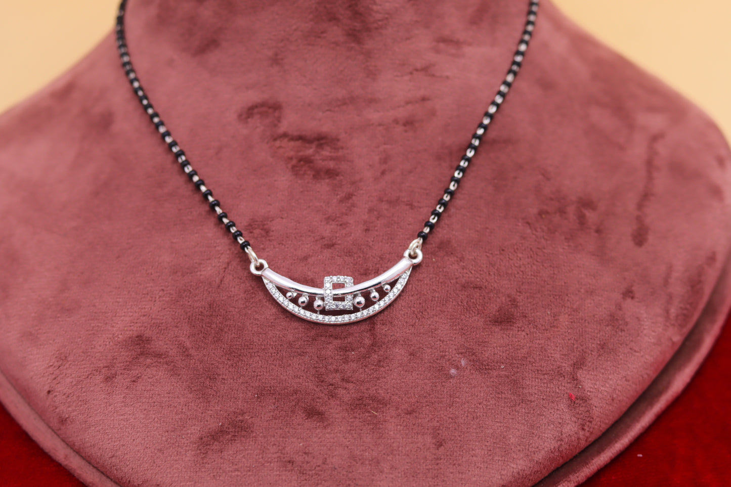 Elegant Curve Mangalsutra